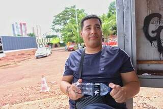 Com medo do atraso, candidatos chegam até 3 horas antes no 2º dia do Enem Com medo do atraso, candidatos chegam até 3 horas antes no 2º dia do Enem