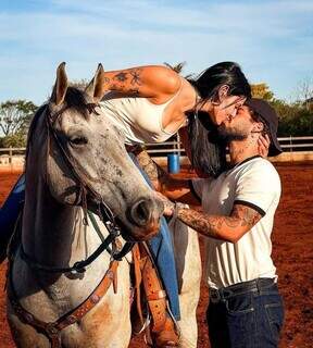 Ana Castela comemora 22 anos com surpresa de Zé Felipe Ana Castela comemora 22 anos com surpresa de Zé Felipe