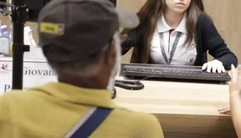 Golpes contra idosos aumentam e cart&oacute;rios tentam se adaptar ao envelhecimento 