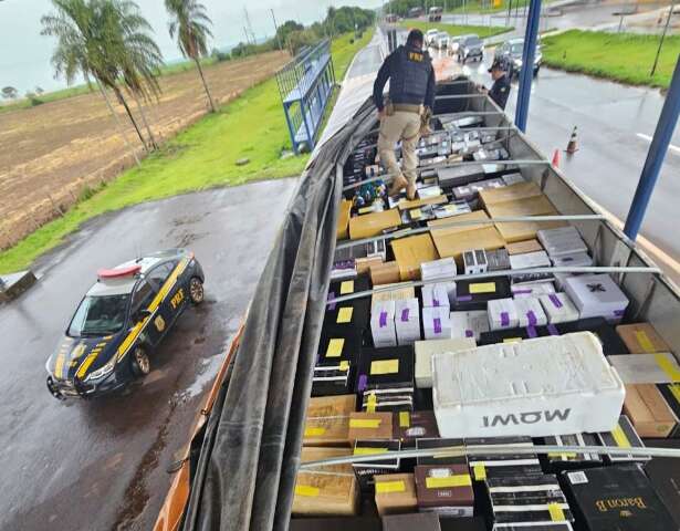 Motorista de caminh&atilde;o com vinhos contrabandeados &eacute; solto ap&oacute;s pagar fian&ccedil;a