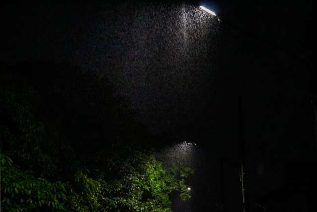 Chuvas constantes provocam varia&ccedil;&atilde;o de 11&deg;C em poucas horas