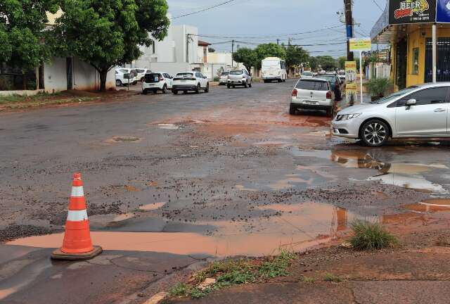 Prefeitura libera R$ 10 milh&otilde;es para retomar servi&ccedil;o emergencial de tapa-buracos
