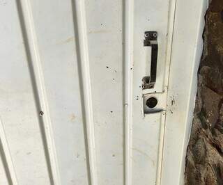 Ladrões invadem casa de médico e dão prejuízo de R$ 80 mil Ladrões invadem casa de médico e dão prejuízo de R$ 80 mil