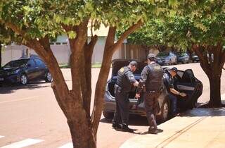 Vice-prefeita é flagrada com maconha e diretor de hospital preso com arma Vice-prefeita é flagrada com maconha e diretor de hospital preso com arma