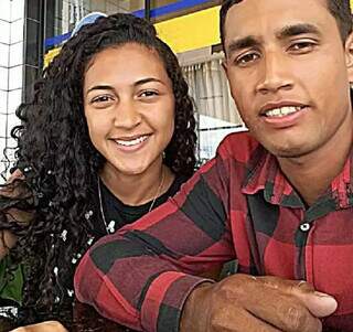 Homem mata companheira por ciúmes e avisa mãe: "Acabei de matar sua filha" Homem mata companheira por ciúmes e avisa mãe: "Acabei de matar sua filha"