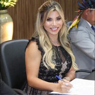 Vice-prefeita é flagrada com maconha e diretor de hospital preso com arma Vice-prefeita é flagrada com maconha e diretor de hospital preso com arma