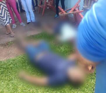 Dois homens s&atilde;o mortos a tiros em frente a lava-r&aacute;pido na fronteira