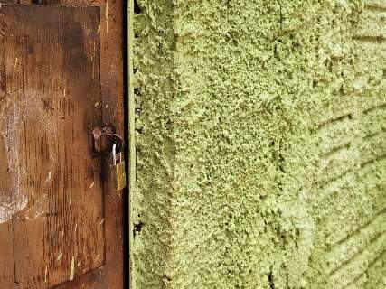 Assaltantes fogem com carro e levam mulher durante roubo no Universit&aacute;rio