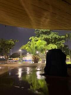 DJ perde mais de R$ 10 mil em equipamentos após assalto na Praça do Rádio DJ perde mais de R$ 10 mil em equipamentos após assalto na Praça do Rádio