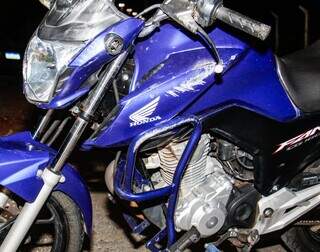 Pedras na pista causam sequ&ecirc;ncia de quedas e batida na Euler de Azevedo