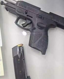 Mulher apontada como operadora do PCC deixa cadeia e vai para prisão domiciliar Mulher apontada como operadora do PCC deixa cadeia e vai para prisão domiciliar