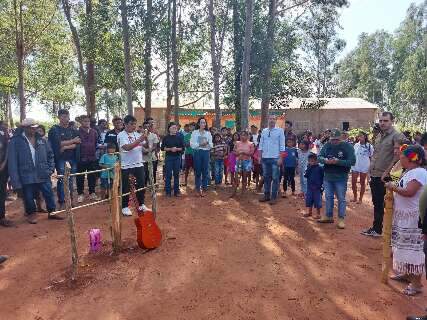 Ind&iacute;genas comemoram an&uacute;ncio de demarca&ccedil;&atilde;o de terra aguardado h&aacute; d&eacute;cadas