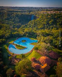  Prefeitura desiste de servi&ccedil;o de hotel, mas quer limpar piscinas por R$ 538 mil