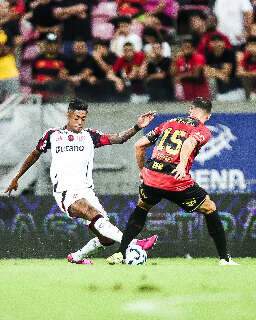 Flamengo defende lideran&ccedil;a em cl&aacute;ssico e Palmeiras recebe Vit&oacute;ria