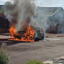 Carro pega fogo no Aero Rancho e fuma&ccedil;a assusta moradores