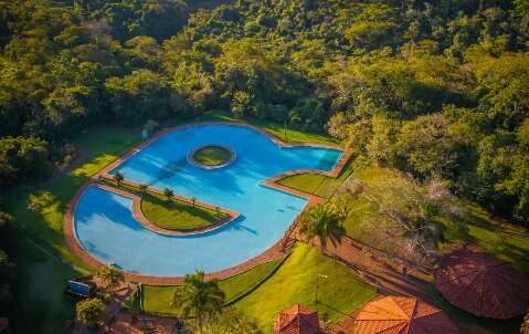  Prefeitura desiste de servi&ccedil;o de hotel, mas quer limpar piscinas por R$ 538 mil