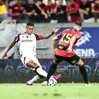 Flamengo defende lideran&ccedil;a em cl&aacute;ssico e Palmeiras recebe Vit&oacute;ria