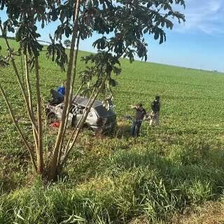 Capotagem na BR-267 mata passageiro e deixa motorista ferido