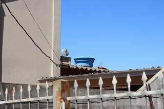 Ladr&atilde;o com 180 passagens policiais &eacute; achado dentro de caixa d&rsquo;&aacute;gua no Tarum&atilde;