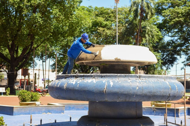 Chafariz da Pra&ccedil;a Ary Coelho passa por terceira reforma em 15 anos