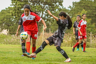Segunda edi&ccedil;&atilde;o de torneio feminino Sub-17 atrai times de seis cidades
