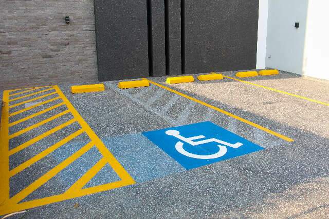 Prefeitura quer reduzir vagas de estacionamento em moradias populares