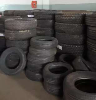 Pneus doados &agrave; Prefeitura s&atilde;o achados em borracharia e servidor vira suspeito