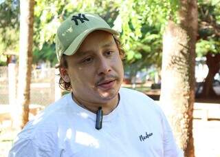 C&oacute;rrego que atra&iacute;a animais vira ponto de lixo em bairro conhecido pelos p&aacute;ssaros