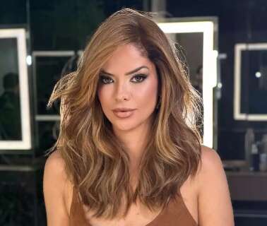 Cantora Maria Cec&iacute;lia surge com &quot;novo rosto&quot; nas redes sociais