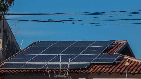 Vale a pena investir em energia solar residencial hoje? Participe da enquete