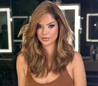 Cantora Maria Cecília surge com "novo rosto" nas redes sociais Cantora Maria Cecília surge com "novo rosto" nas redes sociais