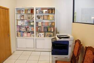 Pai e filho abrem loja que une padaria e fotografia no Centro