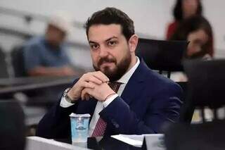 TRE bloqueia R$ 43,2 mil de Claudinho Serra ap&oacute;s reprova&ccedil;&atilde;o das contas de 2020