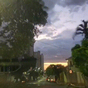 Chuva chega a Campo Grande e confirma previs&atilde;o de tempestades