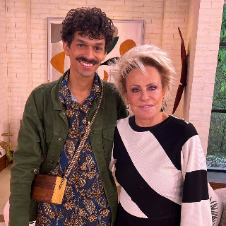 Artista de MS tem tend&otilde;es da m&atilde;o cortados durante assalto