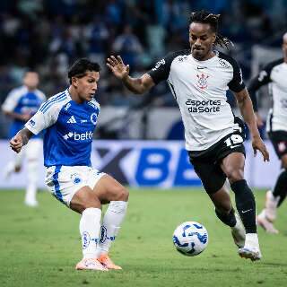 Com gols de Kaio Jorge, Cruzeiro vence Corinthians e encosta no Palmeiras