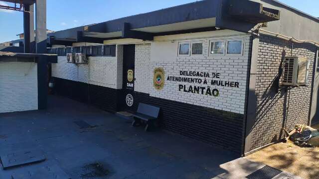 Mulher &eacute; rendida e estuprada por amigo do namorado em lava a jato