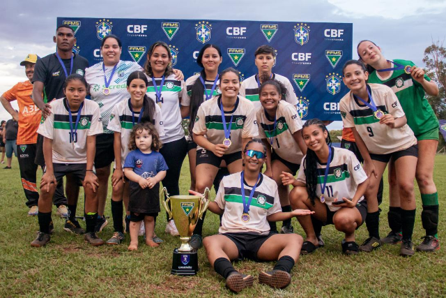 Time de Aquidauana vence nos p&ecirc;naltis e conquista Festival Sub-17