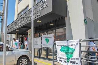 Sem-terra ocupam sede do Incra para agilizar desapropria&ccedil;&atilde;o de fazenda em MS