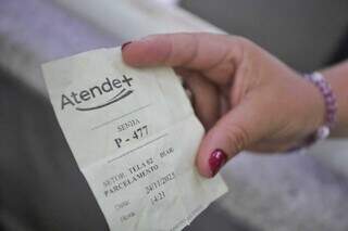 Medo de golpes leva contribuintes a enfrentar longas filas para aderir ao Refis Medo de golpes leva contribuintes a enfrentar longas filas para aderir ao Refis