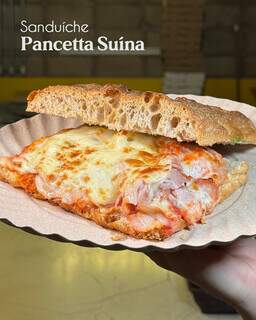 Com pizzas, pães e sanduíches, Basta é uma surpresa a cada mordida Com pizzas, pães e sanduíches, Basta é uma surpresa a cada mordida