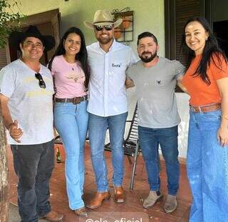 Cantor Z&eacute; Neto desembarca em Campo Grande para agenda de neg&oacute;cios