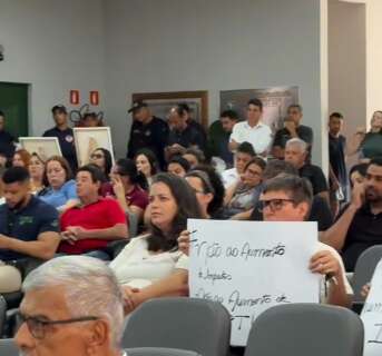 Setor tur&iacute;stico de Bonito lota C&acirc;mara contra taxa de R$ 15 para visitantes