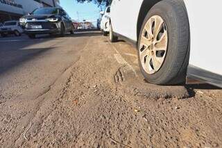 Ondula&ccedil;&otilde;es viram armadilhas na Av. Cal&oacute;geras e multiplicam quedas de pedestres