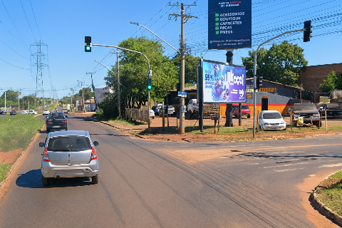 Cruzamentos da Guaicurus recebem novos sem&aacute;foros em obra custeada por empresa