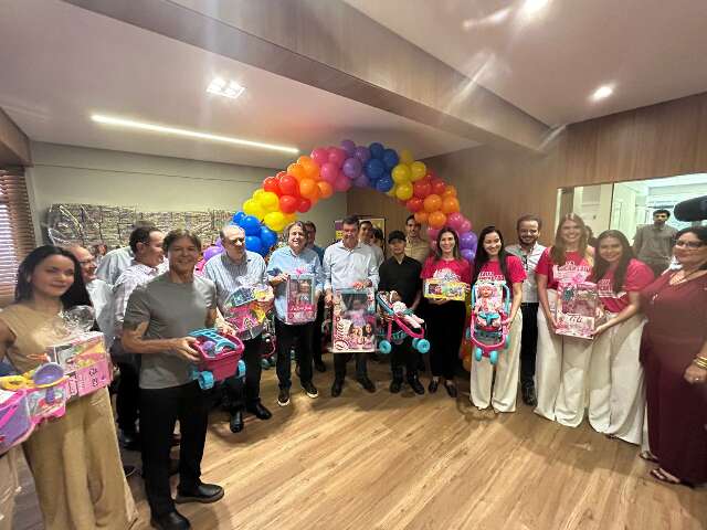 Campanha de Natal quase dobra arrecada&ccedil;&atilde;o e j&aacute; soma 12,6 mil brinquedos doados