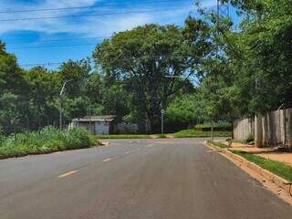 Avenida Guaicurus tem interdi&ccedil;&atilde;o parcial para constru&ccedil;&atilde;o de novas al&ccedil;as