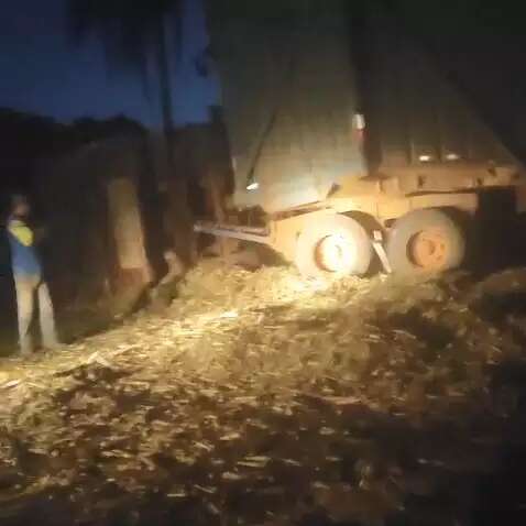 Engavetamento causado por carreta sem freio bloqueia trecho da BR-163