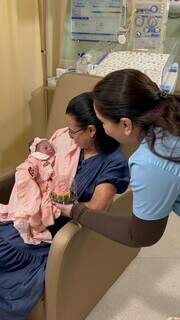 Mait&ecirc; vence batalha na UTI e simboliza luta contra prematuridade