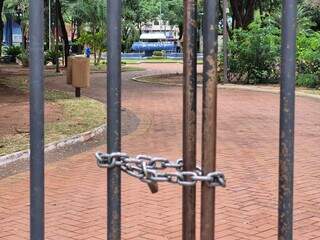 Obras e decora&ccedil;&atilde;o natalina mant&ecirc;m Pra&ccedil;a Ary Coelho fechada por 12 dias 